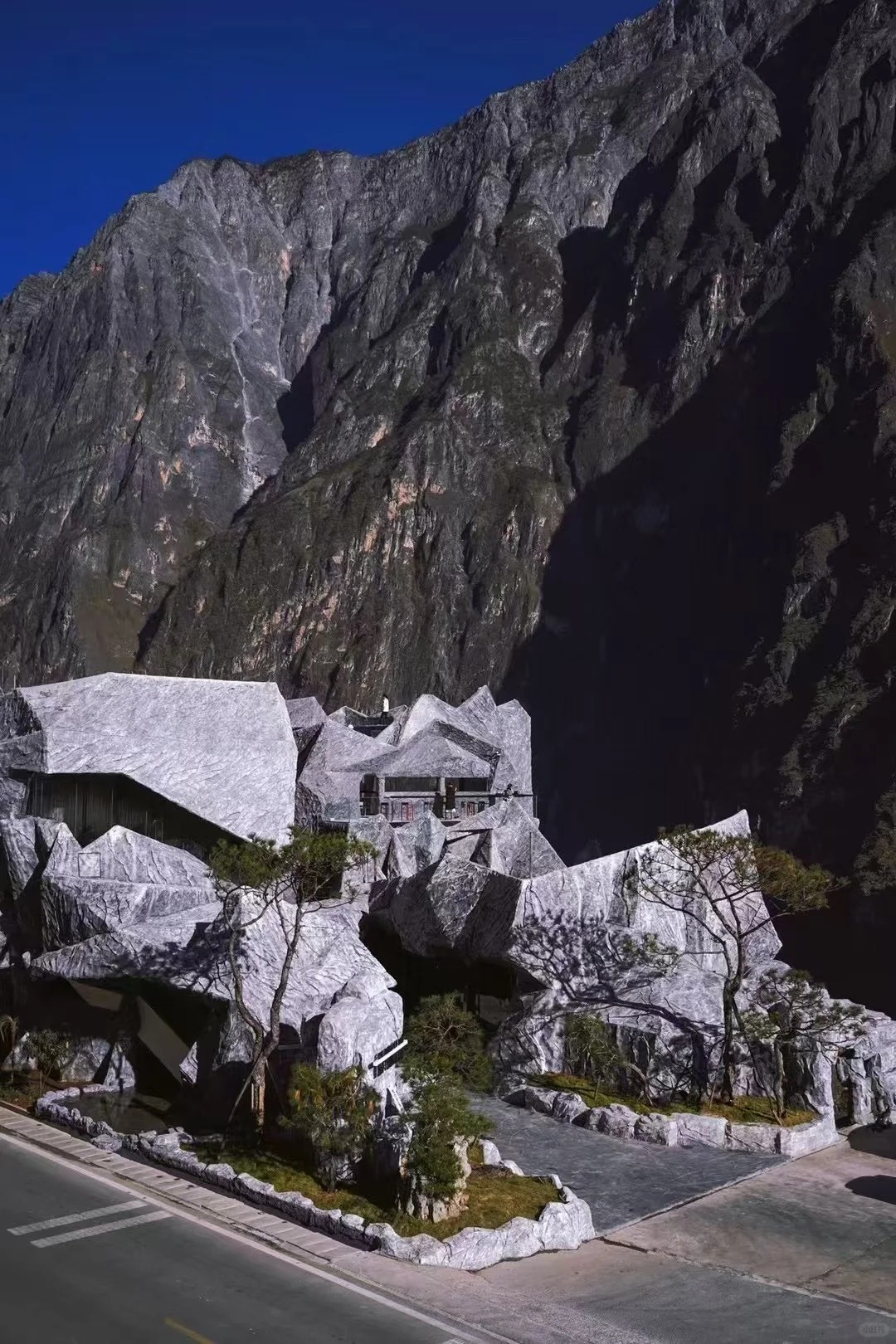 Moye Snow Mountain Cliff