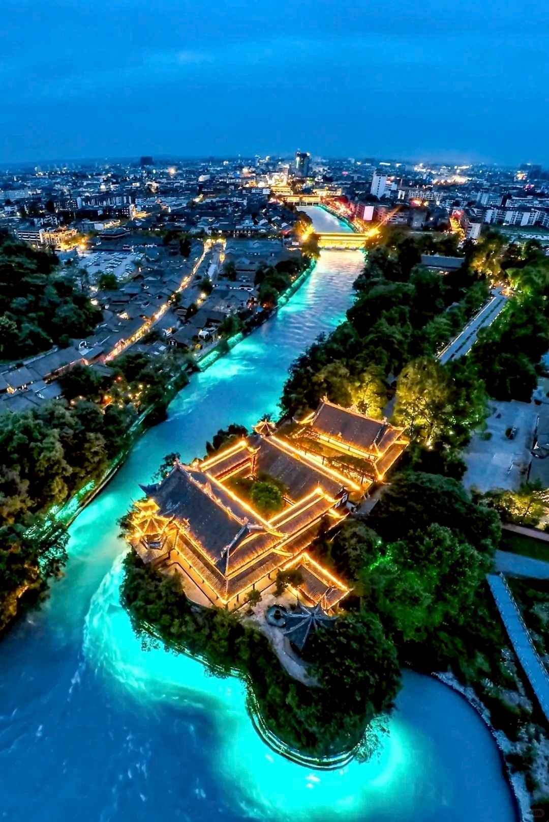 Dujiangyan & Nanqiao Bridge