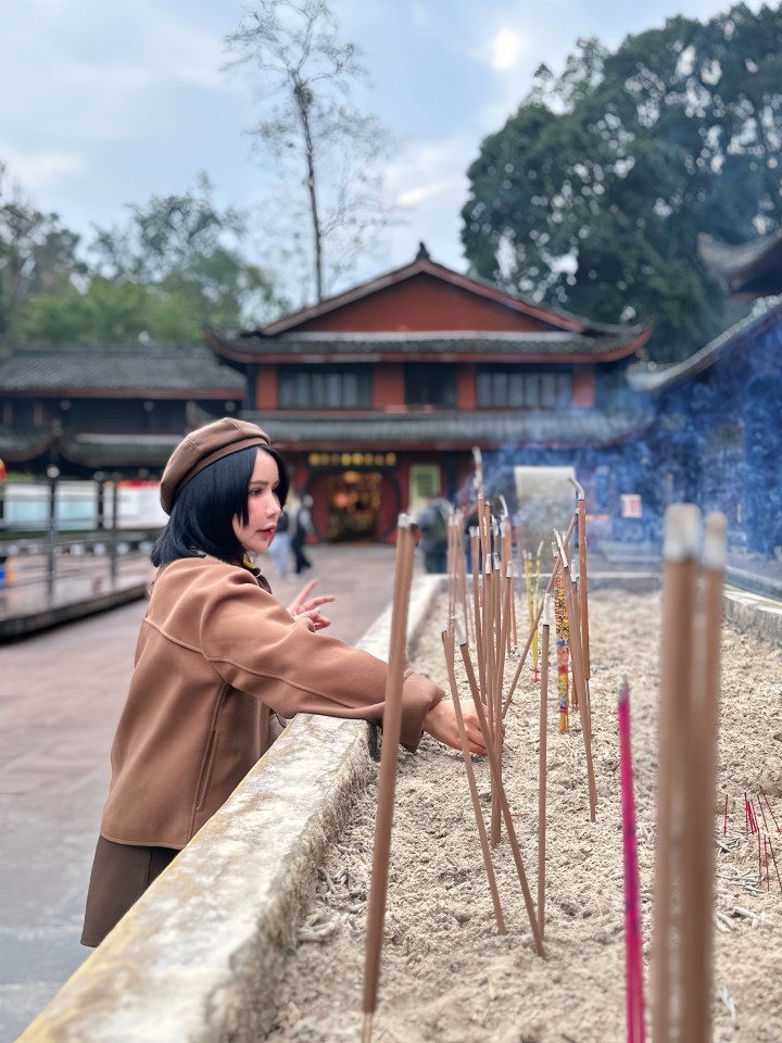 มาถึงแล้วต้องจัดชุดธูปไหว้พระขอพรกันหน่อย