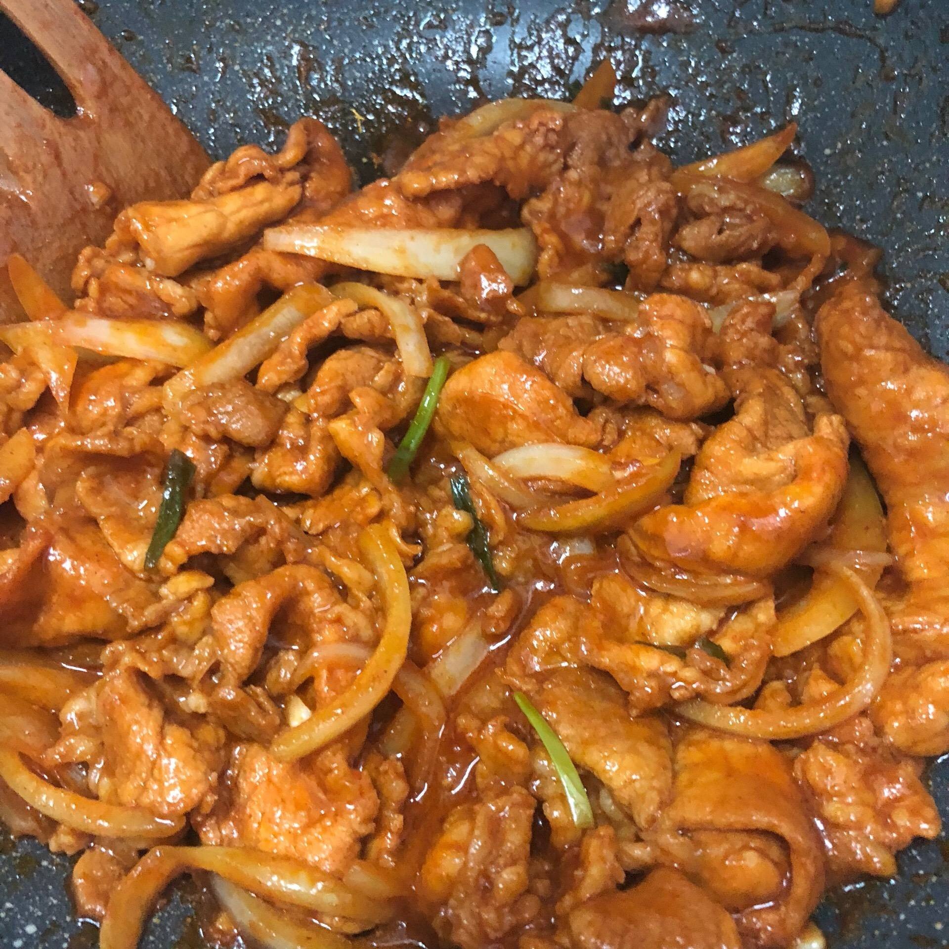 อาหาร กลางวันมาแว้ว มาแว้ว ดีอีกแล้ว หรือว่าเราสายหมูน่ะ หมูผัดซอสห่อผัก โอ่ย เล่าย้อนท้องก็ร้องละเนี่ย เอาสั้นๆ บุฟเฟ่ต์ อร่อย อิ่ม คุ้ม