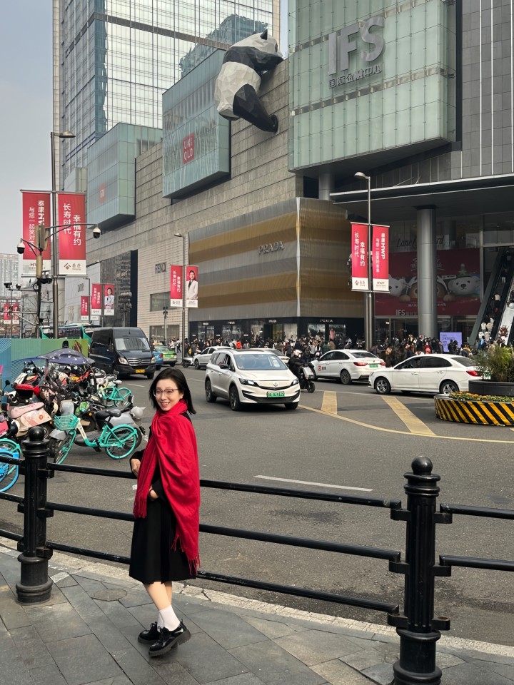 จุดถ่ายรูปอีกมุมตรงข้ามตึก